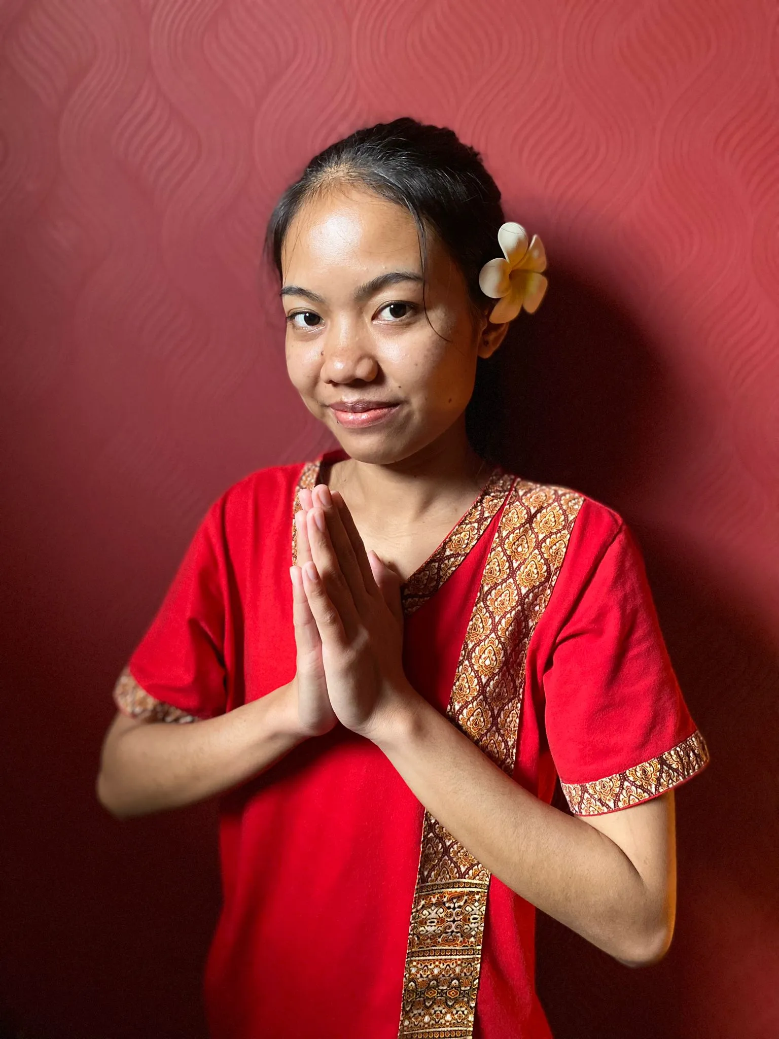Yuni, masażystka z Indonezji.