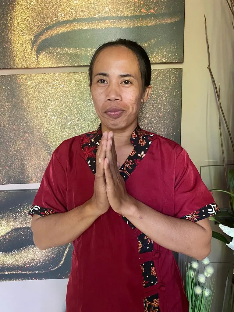 Iluh, masażystka z Bali.
